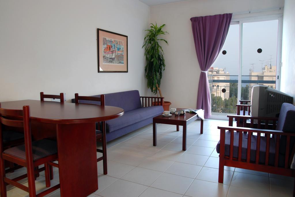 Blue Crane Hotel Apts Λεμεσός Εξωτερικό φωτογραφία